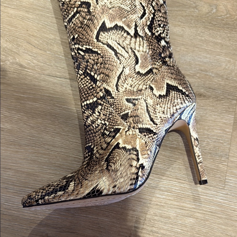 NEW Vince Camuto Fendels Snake Knee High Boots SZ 6 - Picture 4 of 7